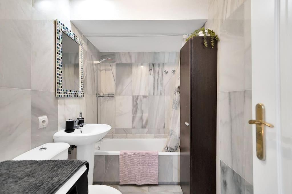 Duplex Con Vistas Al Mar, Piscina Y Gimnasio - Las Abejeras 226 Estepona Ngoại thất bức ảnh